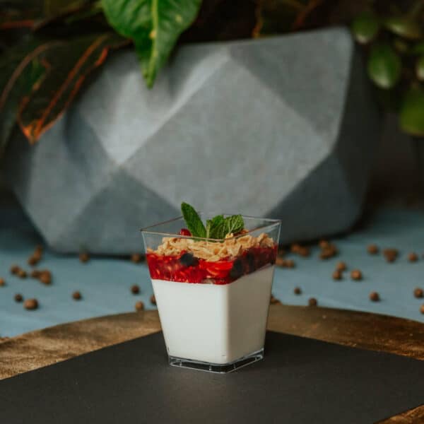 Pannacotta ar karamelizētām auzu pārslām